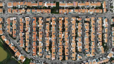 hong kong kırsalında kalabalık ev