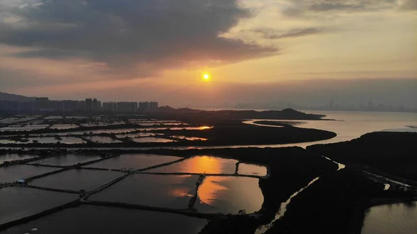 Zatažená Obloha Rybníkem Hong Kongu Rome Tai Sang Wai — Stock fotografie