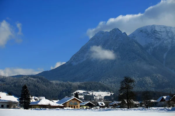 オーストリアのMhlbach Hochnig雪の山の範囲 — ストック写真