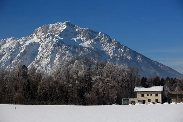 オーストリアのテネンベージ山脈にあるアルプスの山々は — ストック写真