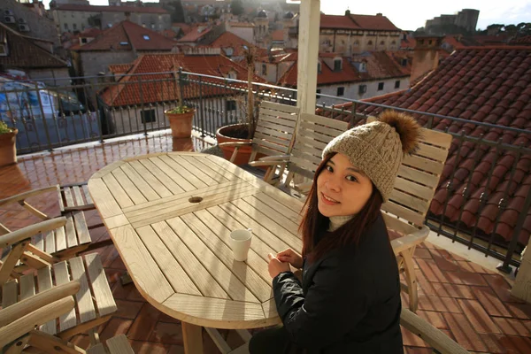 Girl Have Coffee Balcony — Stockfoto