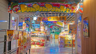 Kaohsiung, Tayvan 9 Eylül 2025: Don Donki süpermarketi Kaohsiung alışveriş merkezlerinden birinde açıldı