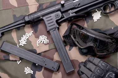 Airsoft Tabanca ile koruyucu gözlük ve çok kurşun