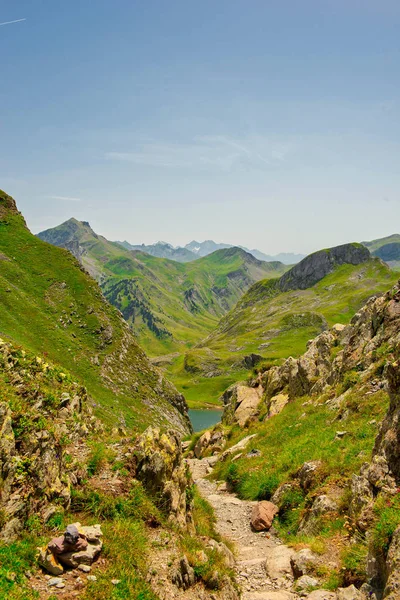 Bergslandskapet Franska Pyrenéerna — Stockfoto