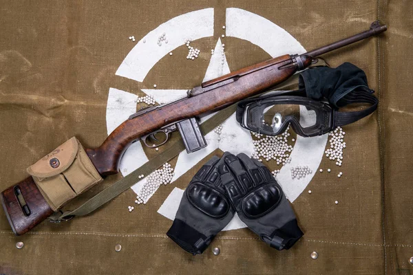 Pistola Aire Suave Con Gafas Protectoras Muchas Balas —  Fotos de Stock