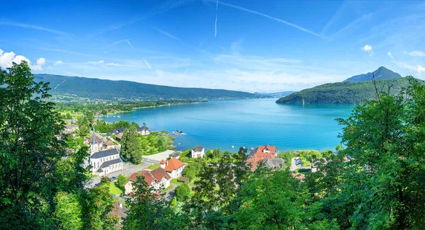 Blick Auf Den Annecy Lake Den Französischen Alpen Mit Entendorf — Stockfoto