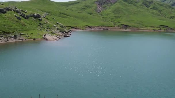 Vue Sur Lac Estaens Dans Les Pyrénées — Video