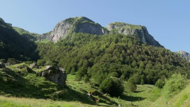 Vista Sui Pirenei Montagne Con Cielo Blu — Video Stock