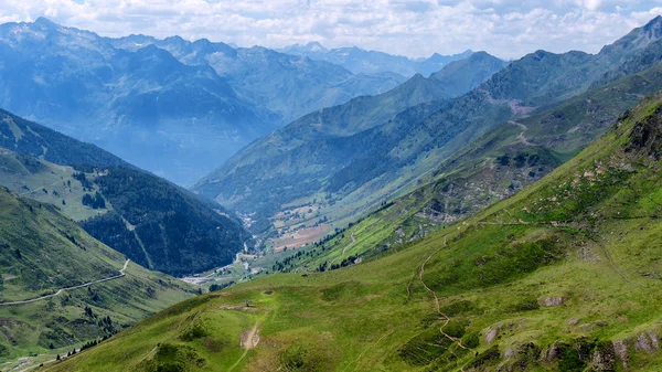 Uma Vista Col Tourmalet Nas Montanhas Dos Pirinéus — Fotografia de Stock