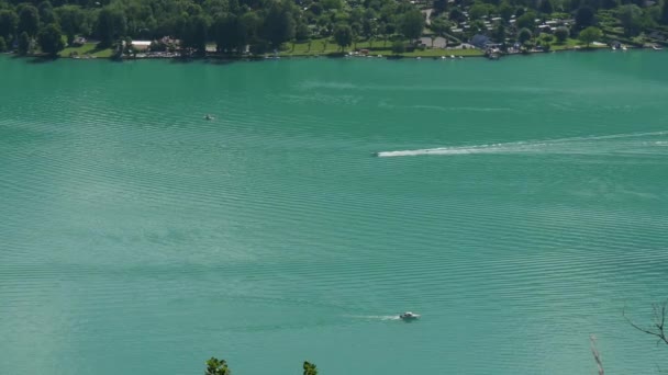Luchtfoto Bootje Het Meer Van Annecy — Stockvideo