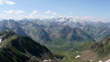 Col du Tourmalet Pirene Dağları'nda görünümünü
