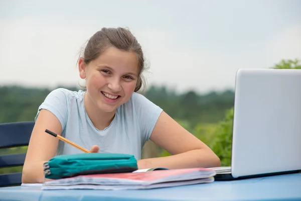 Teenage Girl Doing Her Homework Garden — Stock Photo, Image