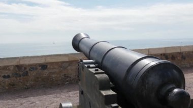 Sable d'Olonne, Vendee, Fransa duvarlarında eski bir silah