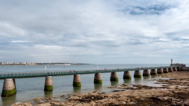 Dalgakıran ve Les Sables d'Olonne, Fransa deniz feneri bir görünüm