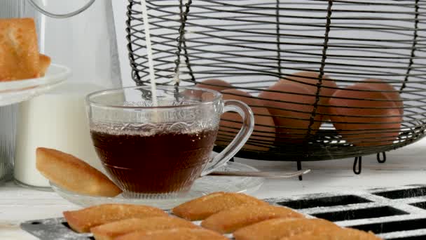 Francia Pénzügyi Sütemény Tej Tea — Stock videók