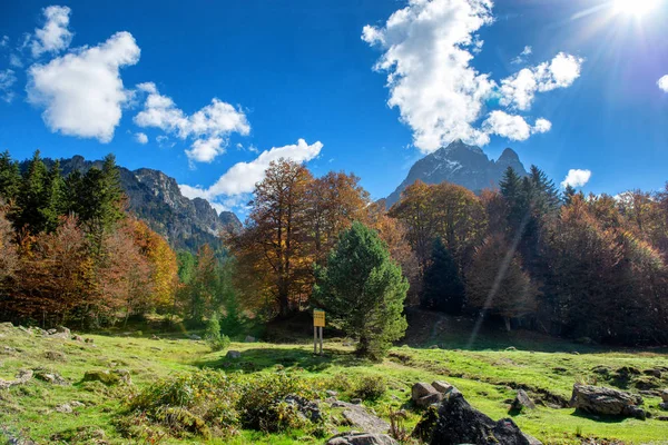 Uma Montanha Pic Midi Ossau Outono França Pirinéus — Fotografia de Stock