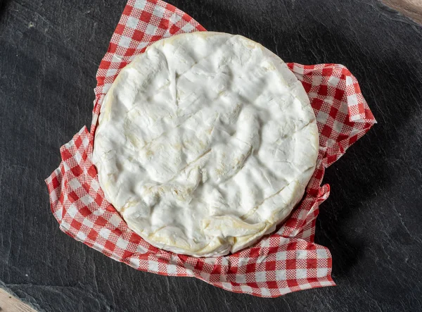 伝統的なノルマンディーのチーズ 乳製品 — ストック写真