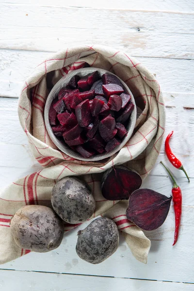 küçük bir kase lezzetli organik ev yapımı pancar salatası