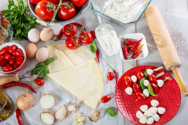 Ingredientes Para Preparação Deliciosa Pizza — Fotografia de Stock
