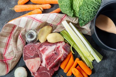 et ve sebze bir Fransız pot au feu hazırlanması için