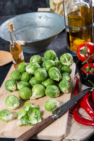 Close Brussels Sprouts Wooden Plate — Stock Photo, Image