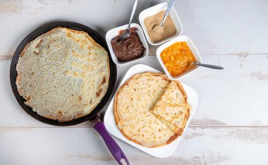 çikolata şeker ve reçel ile lezzetli gözleme