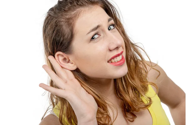 Jonge Vrouw Luisteren Roddel Met Haar Hand Naast Haar Oor — Stockfoto