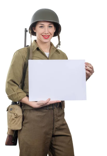 Jovem Bonita Vestida Com Uniforme Militar Wwii Com Capacete Mostrando — Fotografia de Stock