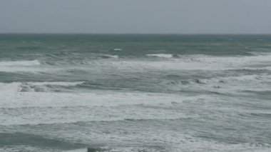 kötü hava okyanusta dalgaları görünümünü