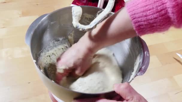 Organik Ekmek Ücretsiz Gluten Için Hamur Yoğurma — Stok video