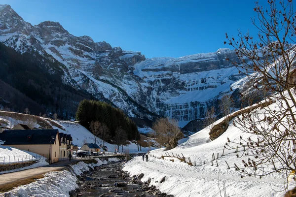 Cirque de Gavarnie Fransızca Pyrenees dağlarda görünümünü — Stok fotoğraf