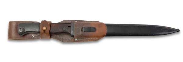 Bajonett des deutschen WW2-Gewehrs isoliert auf weißem Hintergrund — Stockfoto
