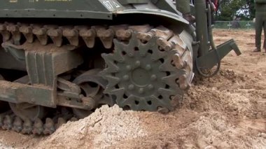Canlandırma göstermek, Dünya Savaşı Amerikan sherman tankı