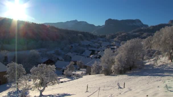 Solnedgang Vinterens Fjellandskap Snøbygd Vinter – stockvideo