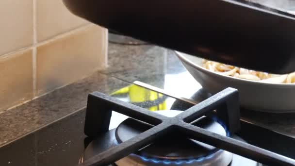 フライパンで自家製ファヒータの調理材料 — ストック動画