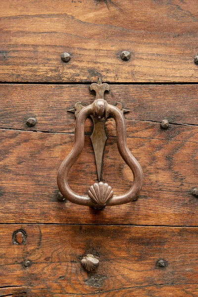 Old wooden door handle — Stock Photo, Image