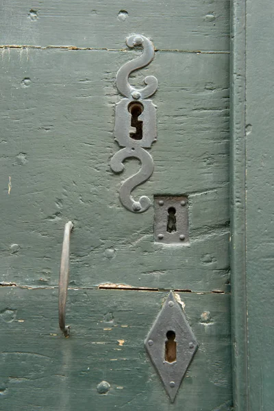 Old wooden door handle — Stock Photo, Image