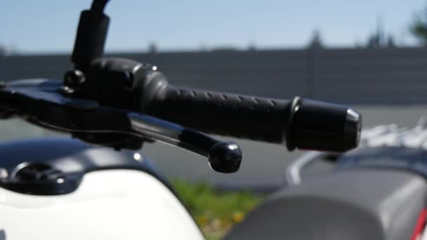 Motosikletin Gaz Kavrama Yakın Çekim — Stok video