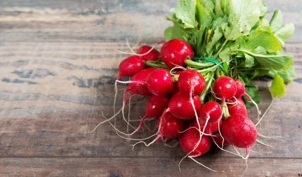 Delicious radishes organic brunch on rustic wooden  table — Stock Photo, Image