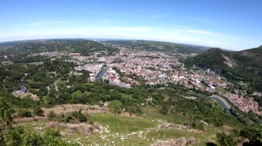 Onun Hac ile ünlü Lourdes şehir panoraması