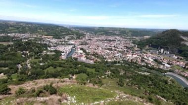 Onun Hac ile ünlü Lourdes şehir panoraması