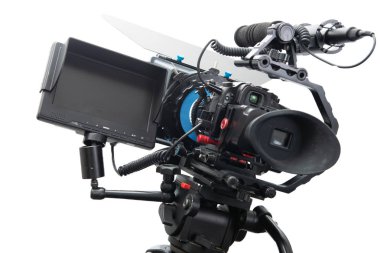 Dslr video kamera teçhizatbeyaz arka plan üzerinde izole