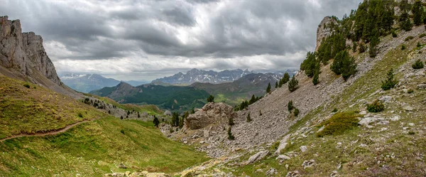 Blick auf das Tena-Tal in den Pyrenäen, huesca, Spanien — Stockfoto