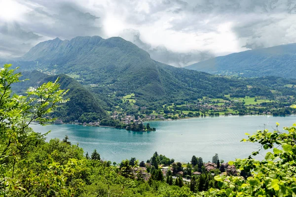 Вид на озеро Анси, Французские Альпы — стоковое фото