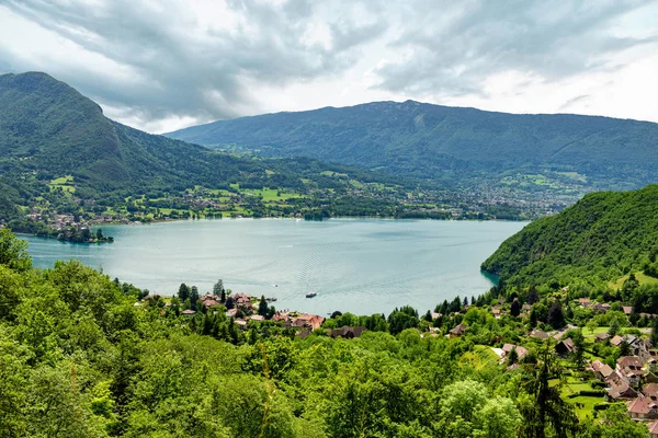 Vista del lago de Annecy, Alpes franceses —  Fotos de Stock
