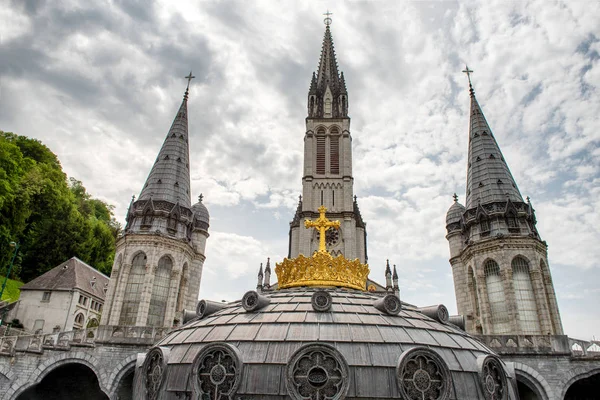 Lourdes Fransa Bazilikası görünümünü — Stok fotoğraf