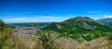 Onun Hac ile ünlü Lourdes şehir panoraması