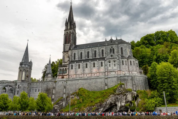 Vue de la basilique de Lourdes en France — Photo