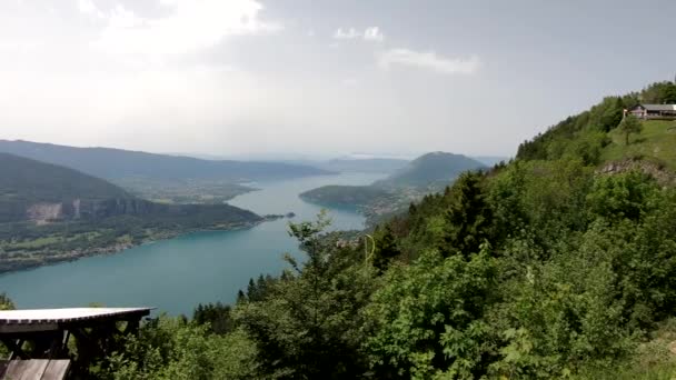 Άποψη Της Λίμνης Annecy Γαλλικές Άλπεις — Αρχείο Βίντεο