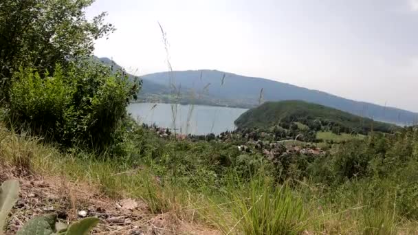 アヌシー湖 フランスアルプスの眺め — ストック動画